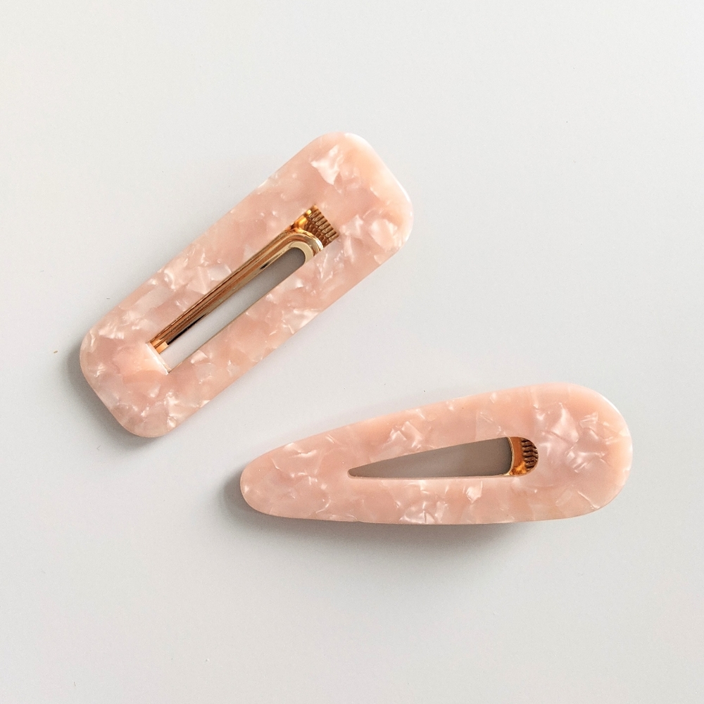 🆓 NEW Hair Clips Pink